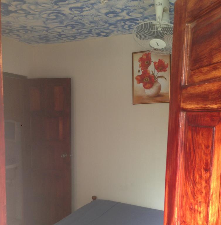 Hostal Brisas Y Olas San Juan del Sur Room photo